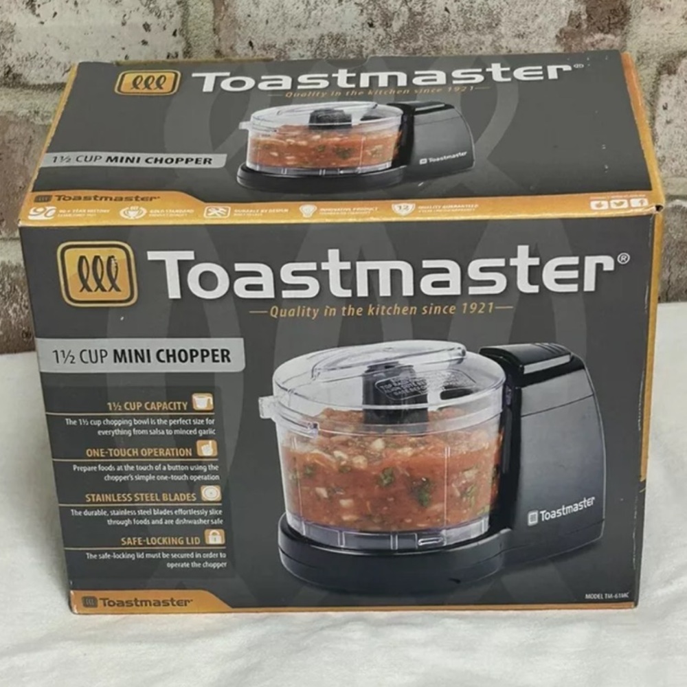 Toastmaster 1.5 Cup Mini Chopper - Black and Silver New in Box